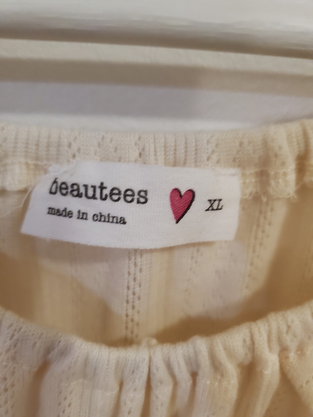 Beautees Tee - Picture 3 of 4